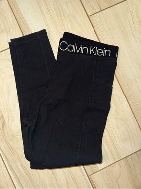 Calvin Klein Black Capri Leggings